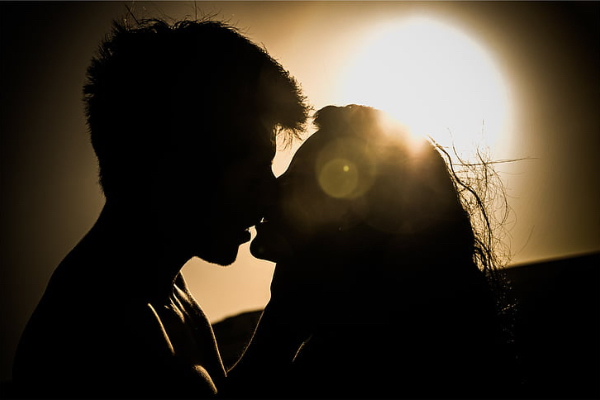 男人爱你再深，如何巧妙挽回他的心：策略与方法